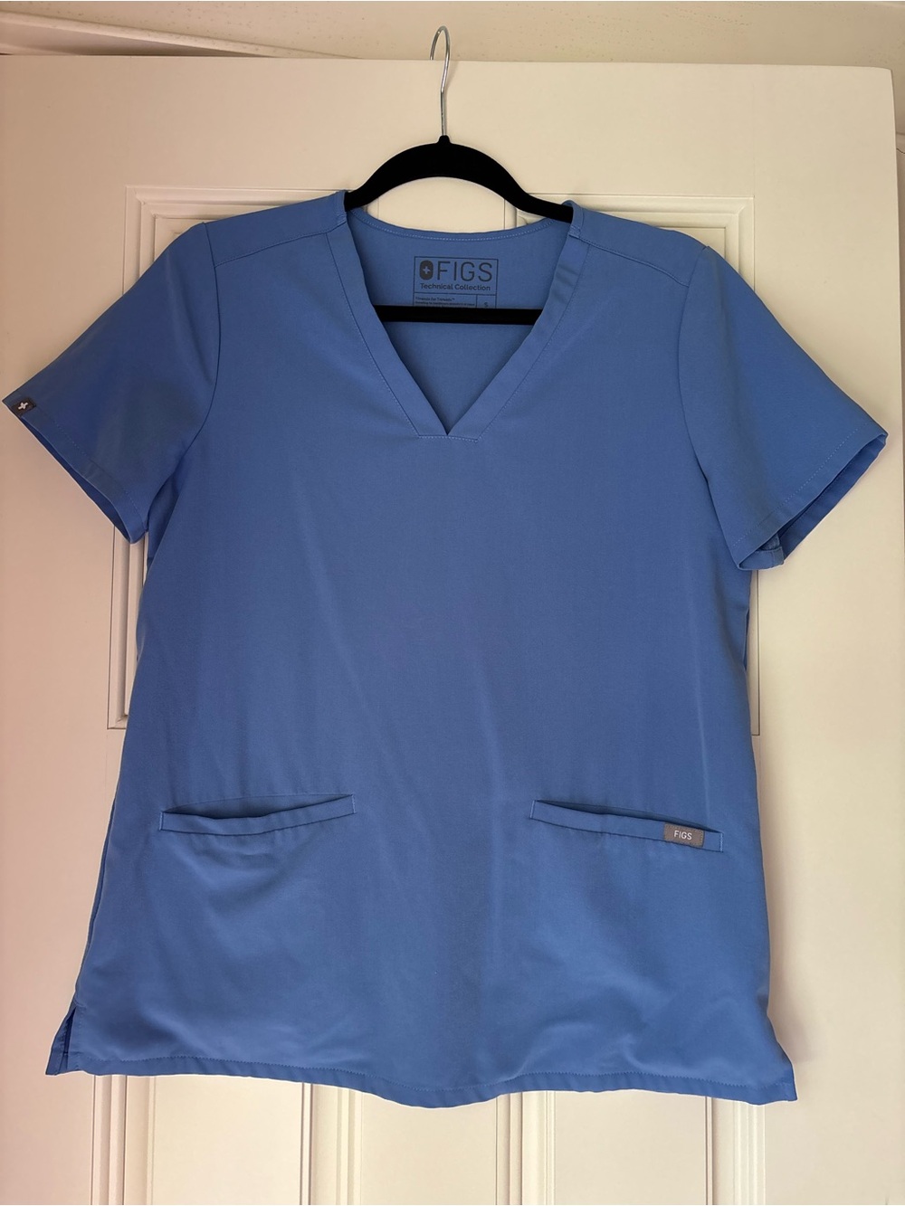 FIGS Women's V-Neck Casma Scrub Top in Ceil Blue